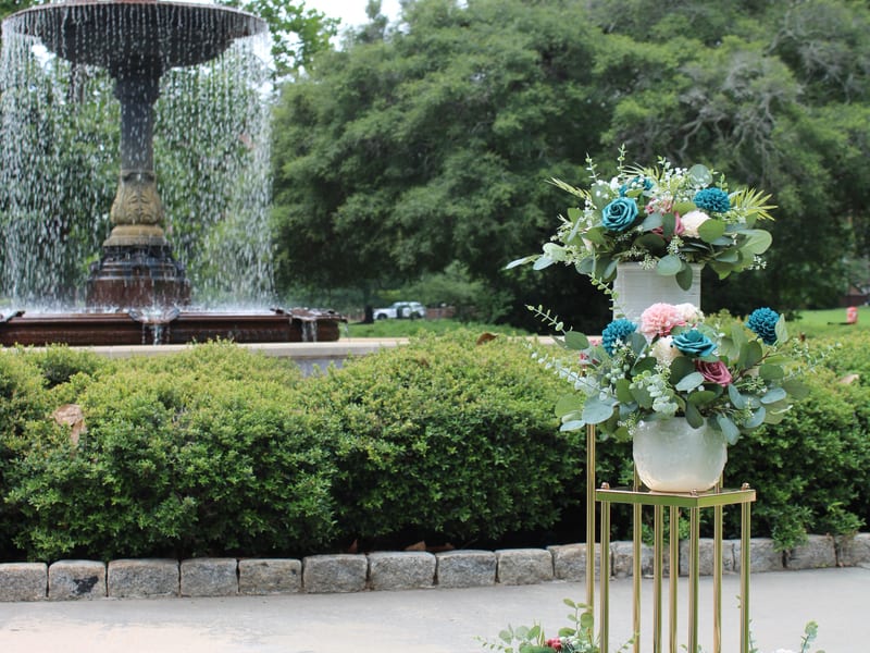 Elegant banquet tables with chiavari chairs